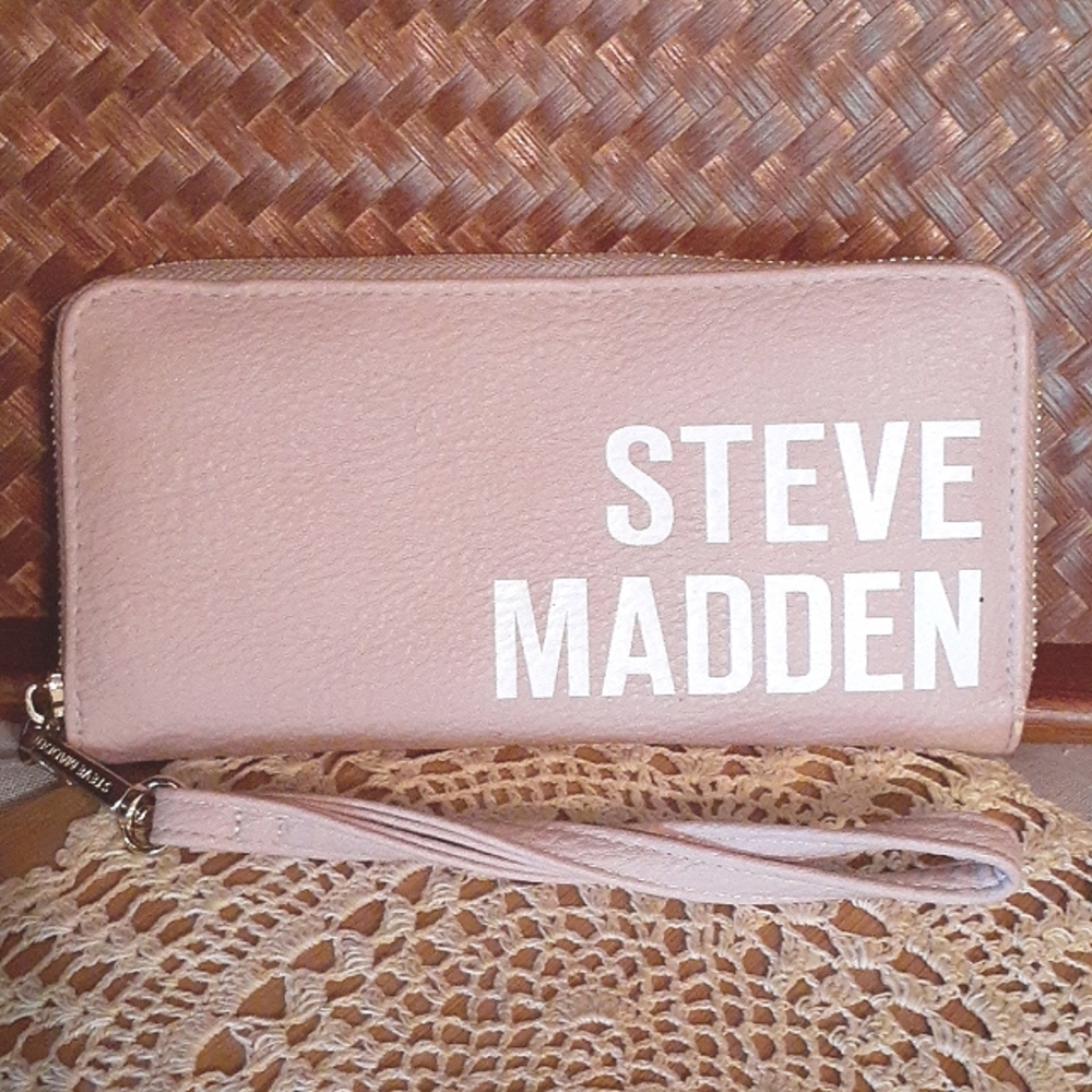 👉 STEVE MADDEN WRISTLET CLUTCH WALLET~ SOFT PINK